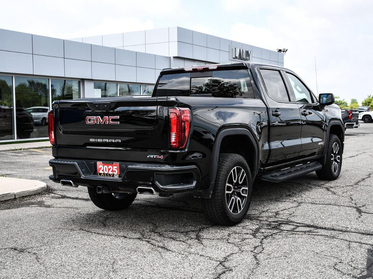 2025 GMC Sierra 1500 AT4 Photo