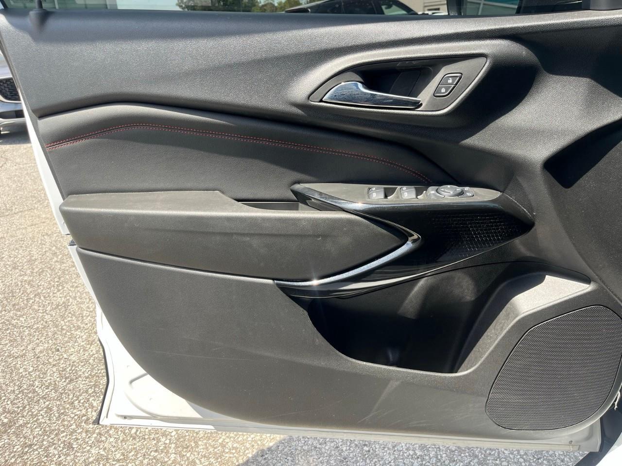 2025 Chevrolet Trax 2RS Wireless Apple CarPlay/Android Auto | Climate Control | Accident Free Photo