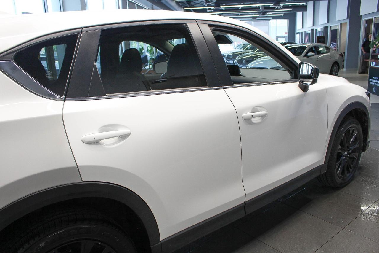 2022 Mazda CX-5 Kuro Edition LEATHER SEATS - HEATED FRONT SEATS/STEERING WHEEL - ADAPTIVE CRUISE CONTROL Photo4