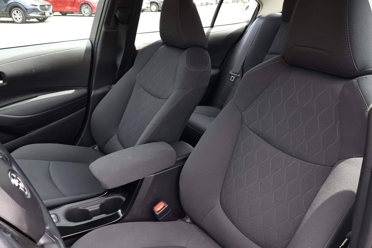 2020 Toyota Corolla LE Photo