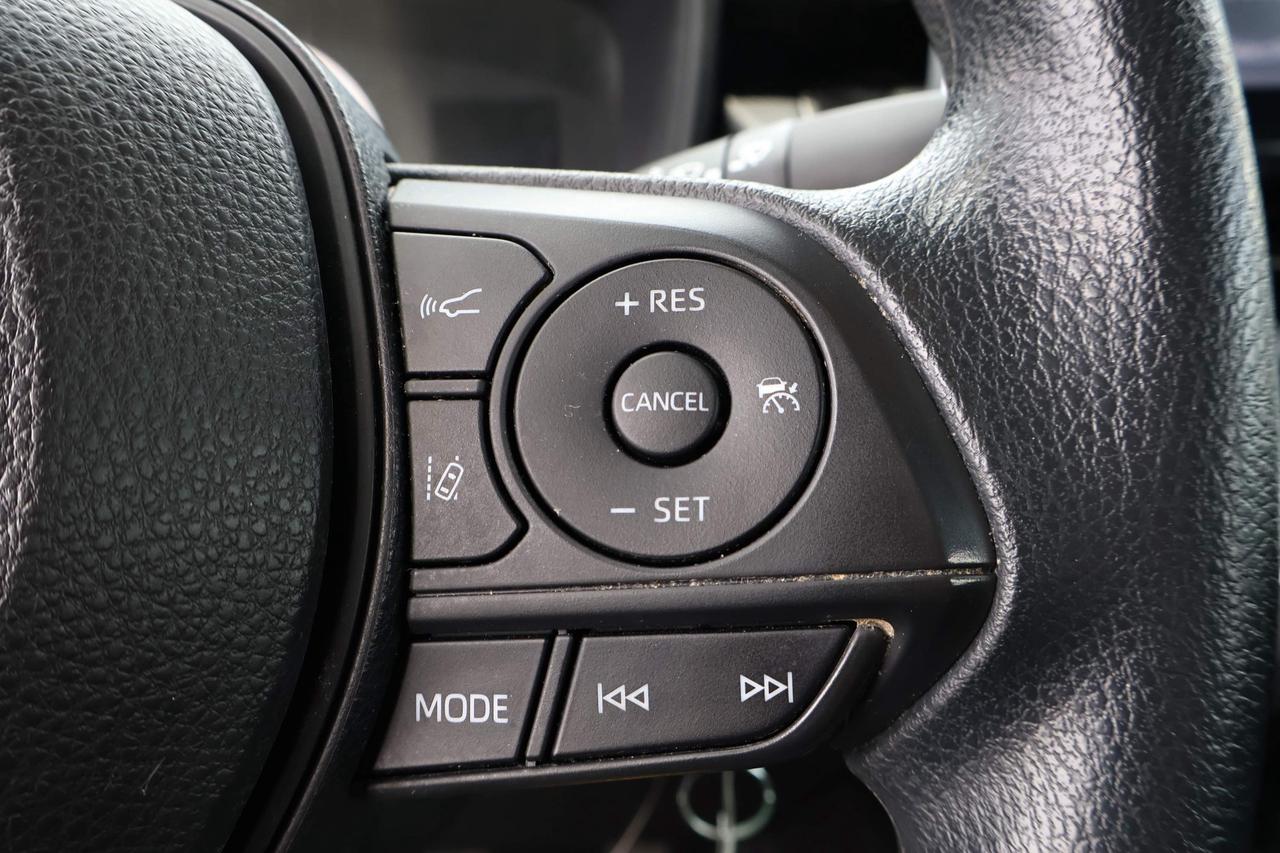 2020 Toyota Corolla LE Photo