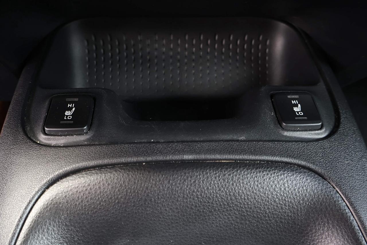 2020 Toyota Corolla LE Photo