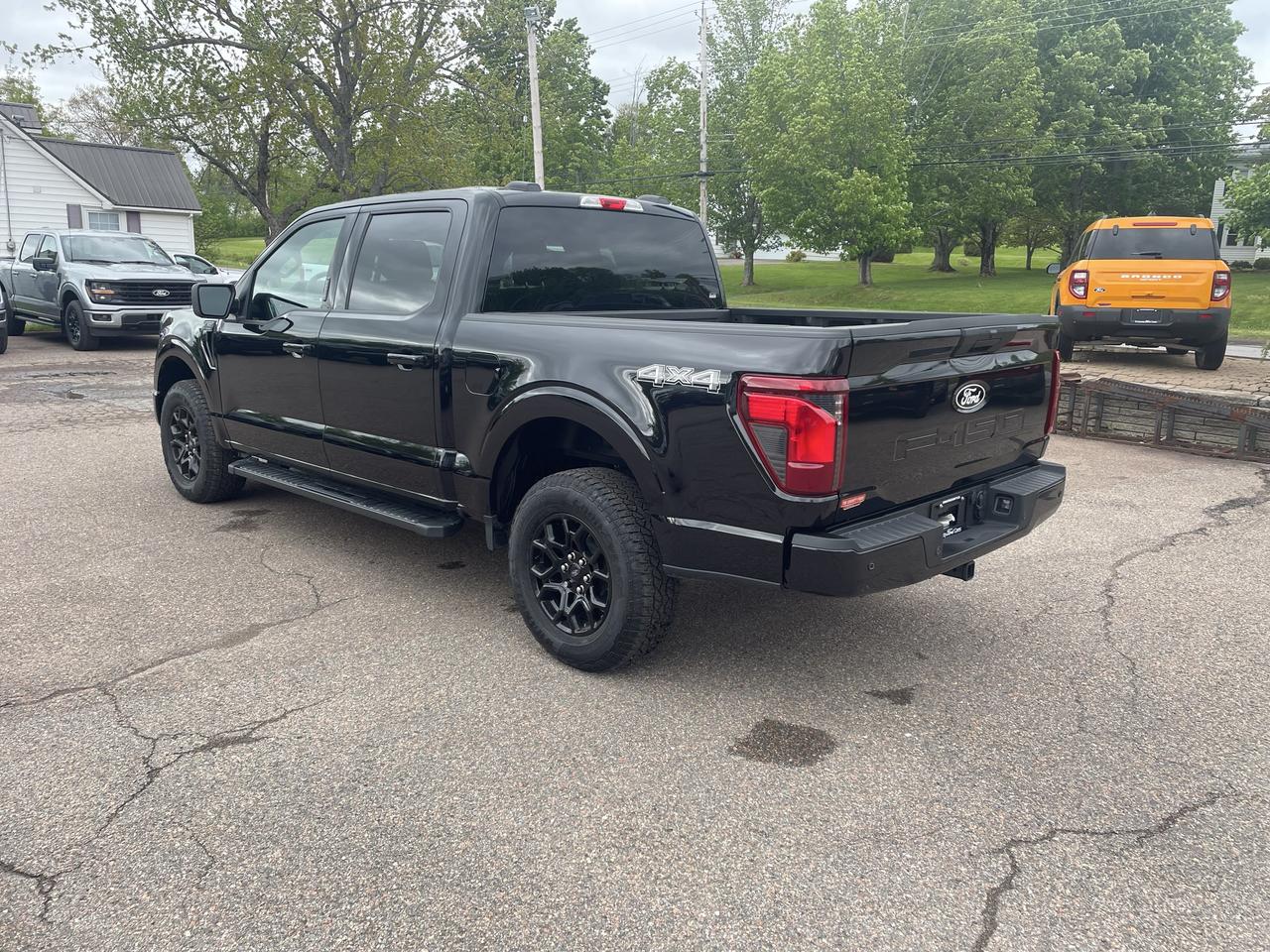 2026 Ford F-150 XLT Photo4