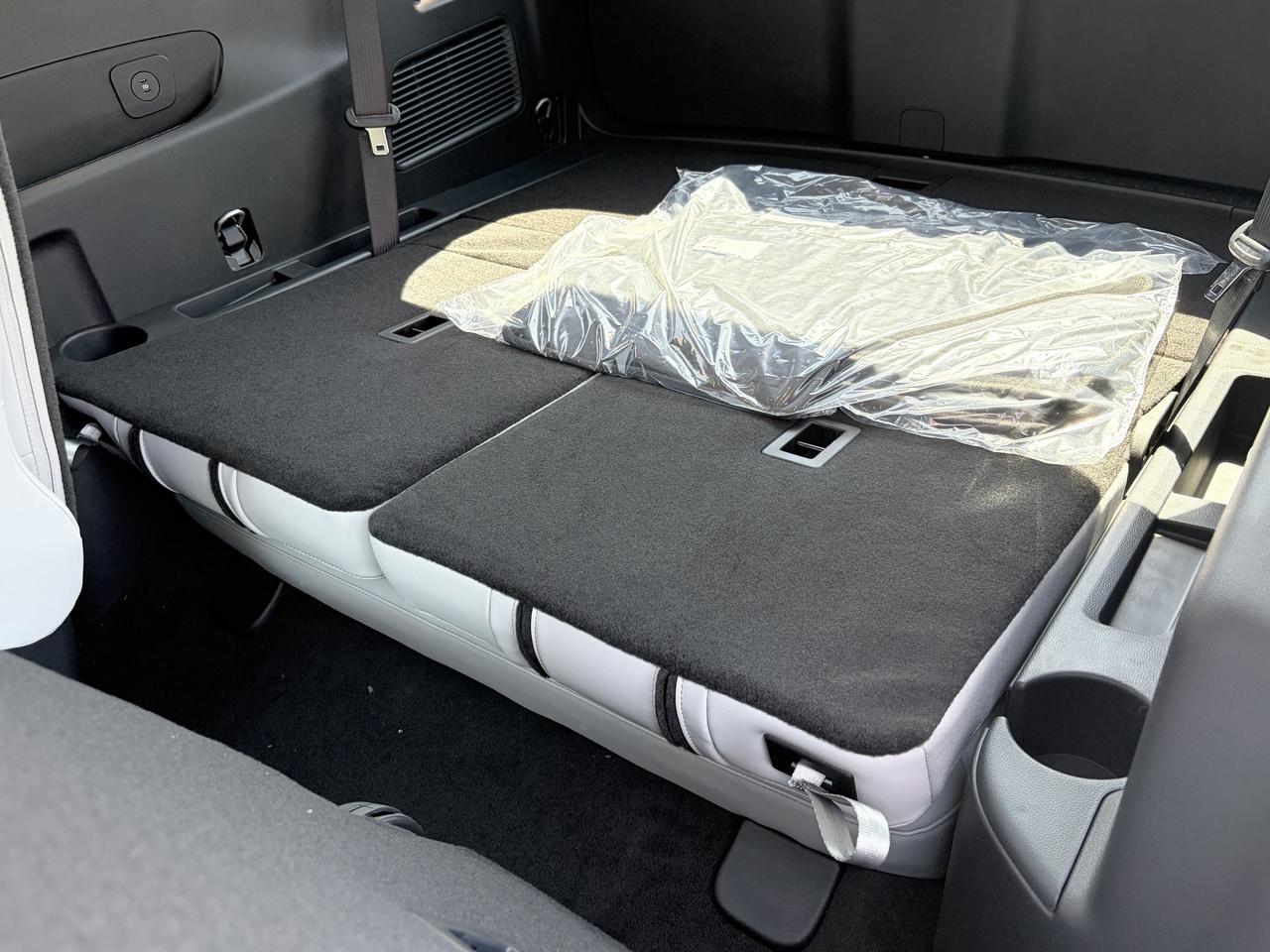2026 Ford Explorer PLATINUM 4WD 600A Photo