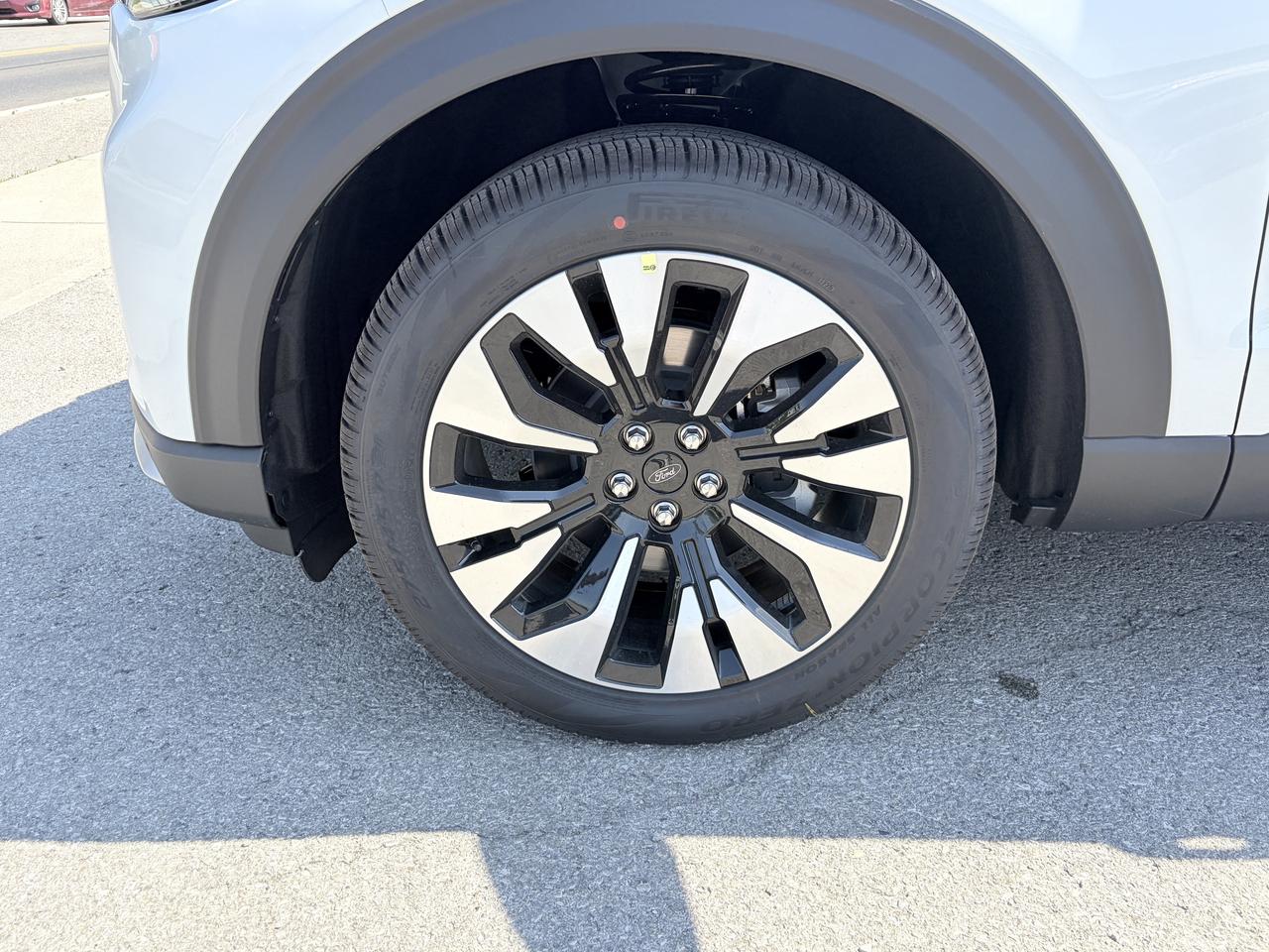 2026 Ford Explorer PLATINUM 4WD 600A Photo