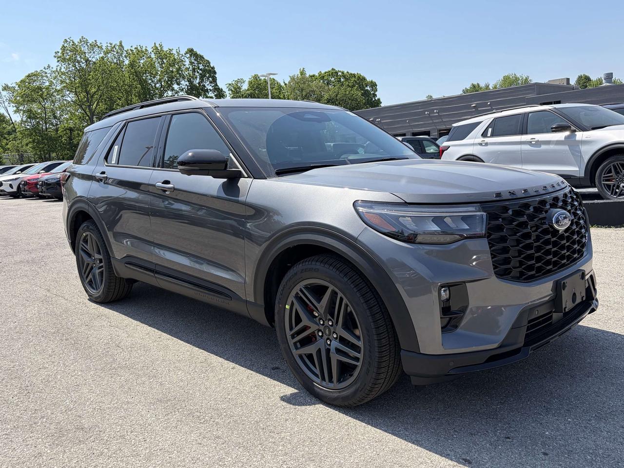 2026 Ford Explorer ST 4WD 400A Photo2