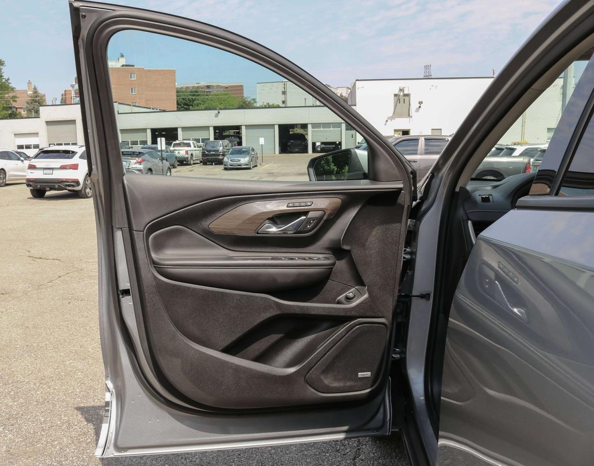 2024 GMC Terrain Denali | NAVIGATION | COOLED SEATS | REMOTE START Photo