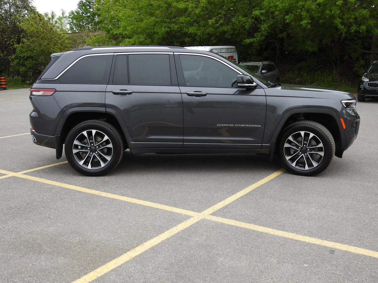 2022 Jeep Grand Cherokee OVERLAND 4x4 - 5.7 LITRE HEMI - PANOROOF Photo4