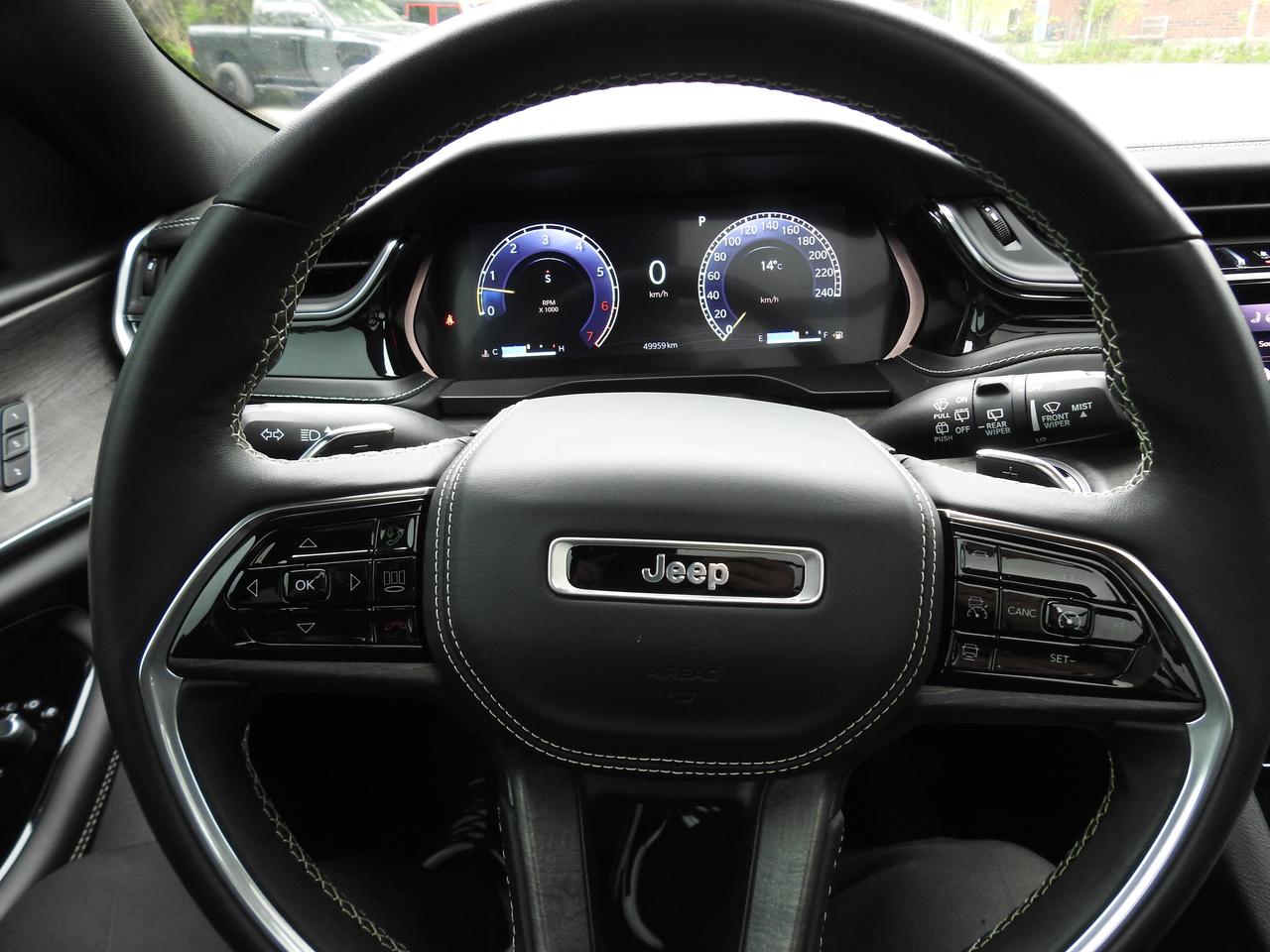 2022 Jeep Grand Cherokee OVERLAND 4x4 - 5.7 LITRE HEMI - PANOROOF Photo
