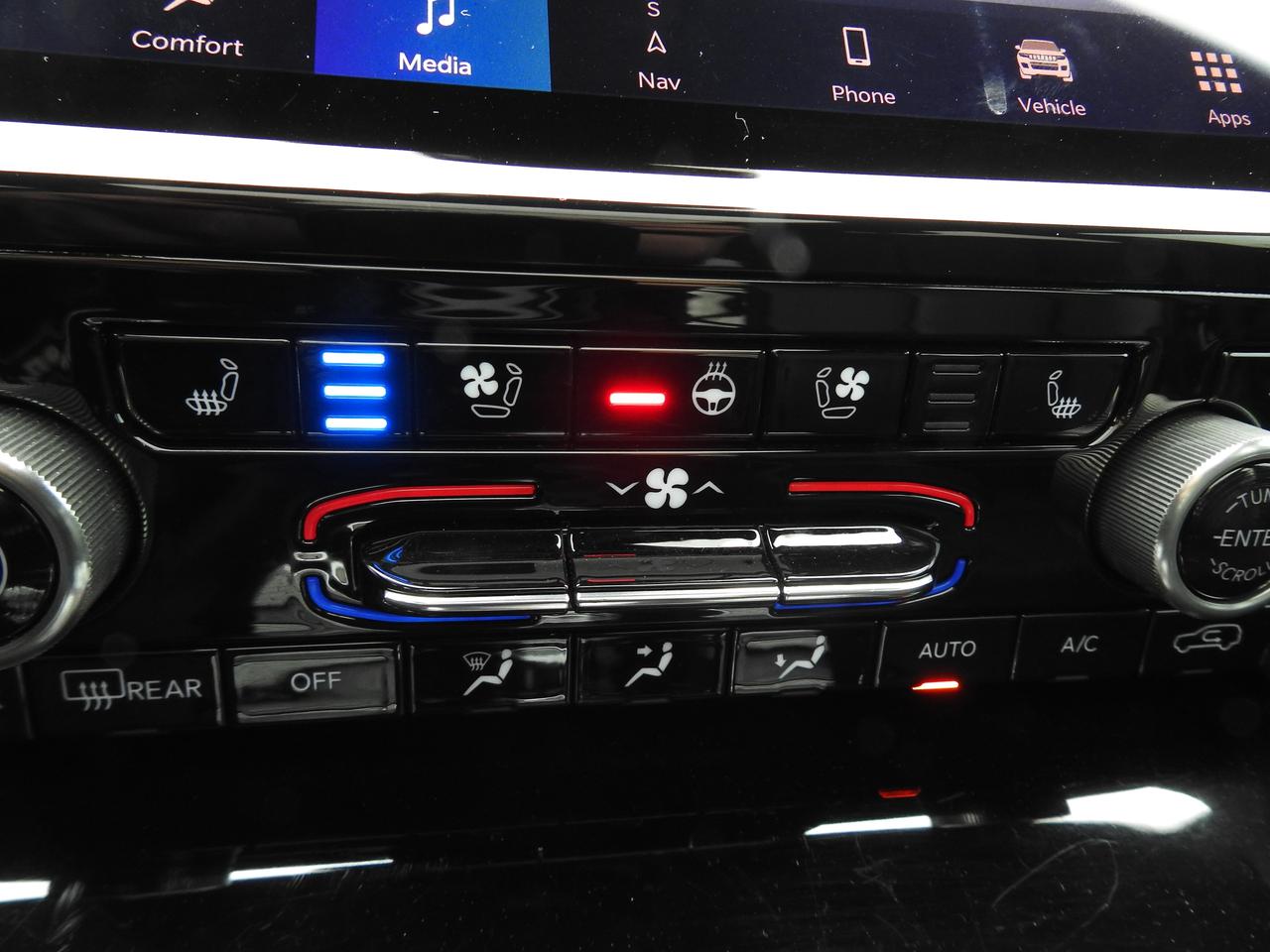 2022 Jeep Grand Cherokee OVERLAND 4x4 - 5.7 LITRE HEMI - PANOROOF Photo