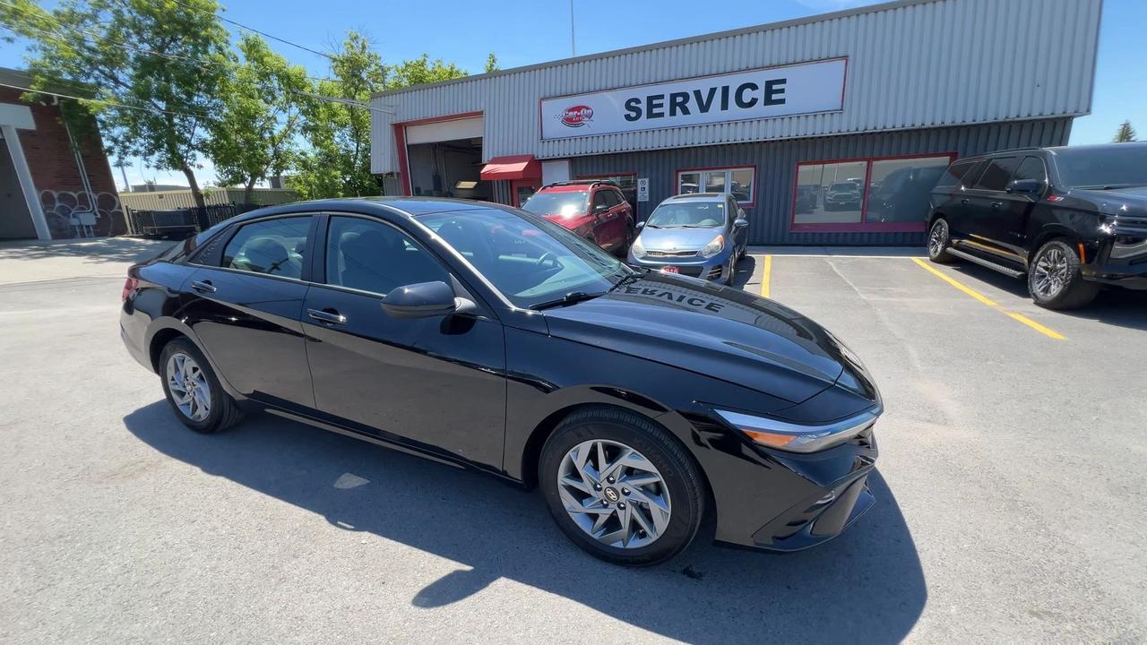 2025 Hyundai Elantra PREFERRED | HTD SEATS |CARPLAY | REMOTE START |A/C Photo