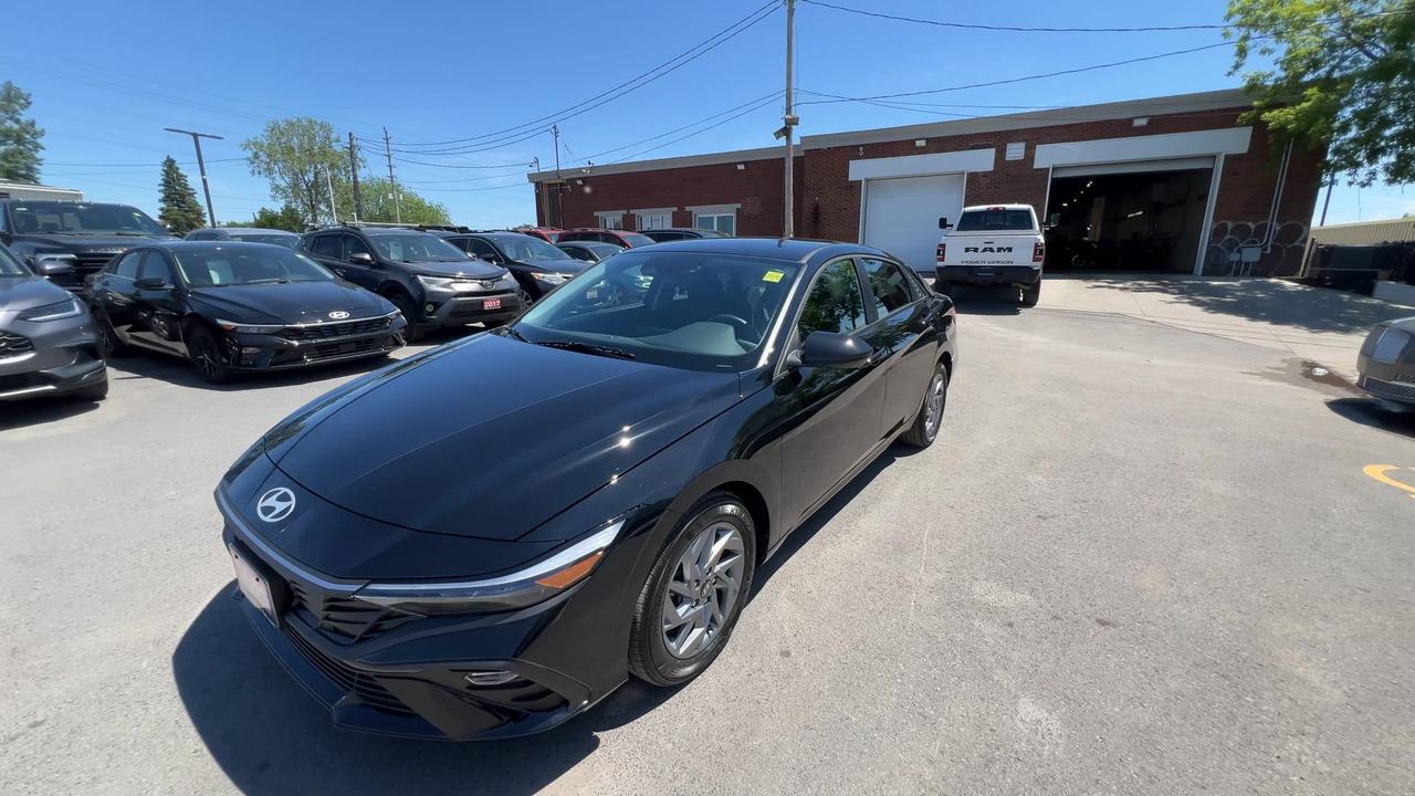 2025 Hyundai Elantra PREFERRED | HTD SEATS |CARPLAY | REMOTE START |A/C Photo