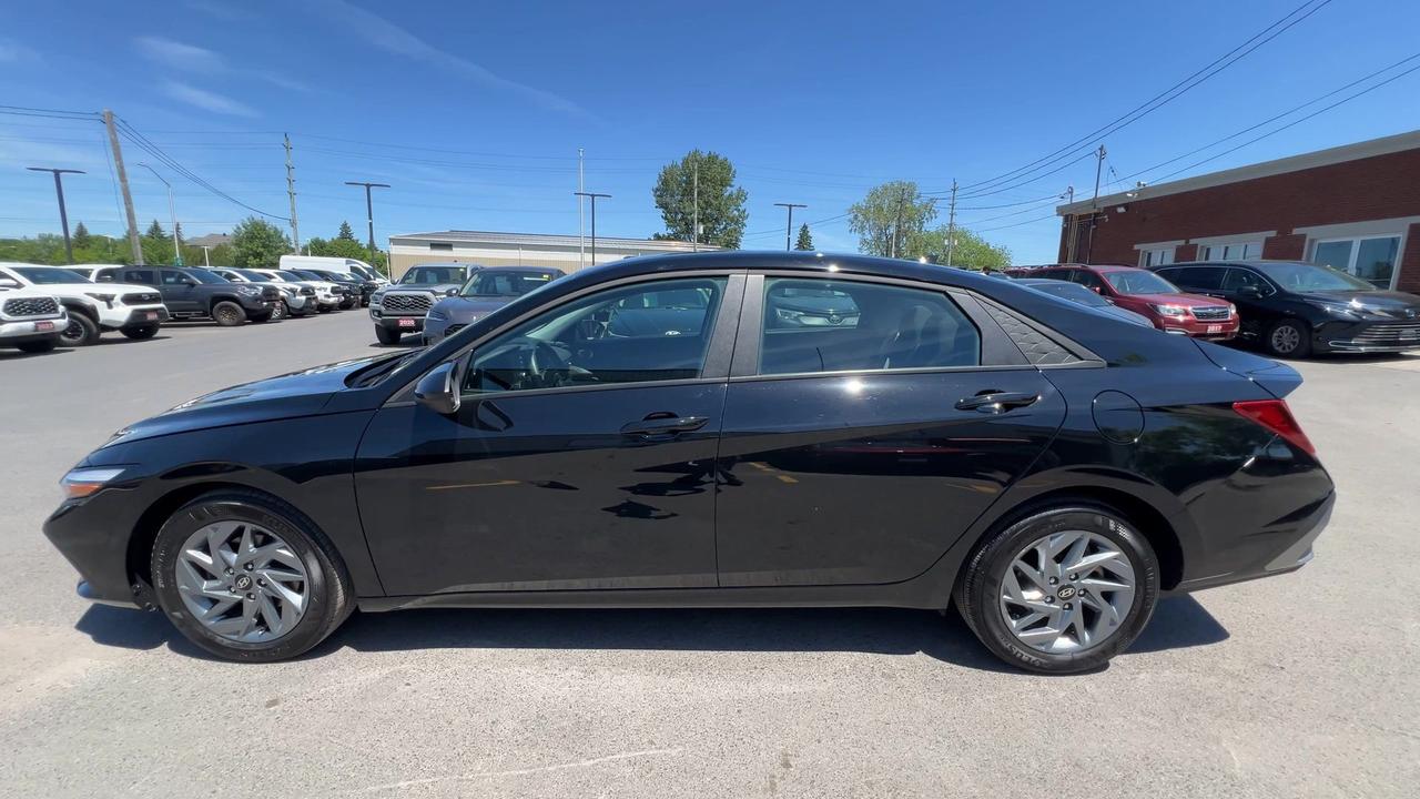 2025 Hyundai Elantra PREFERRED | HTD SEATS |CARPLAY | REMOTE START |A/C Photo4