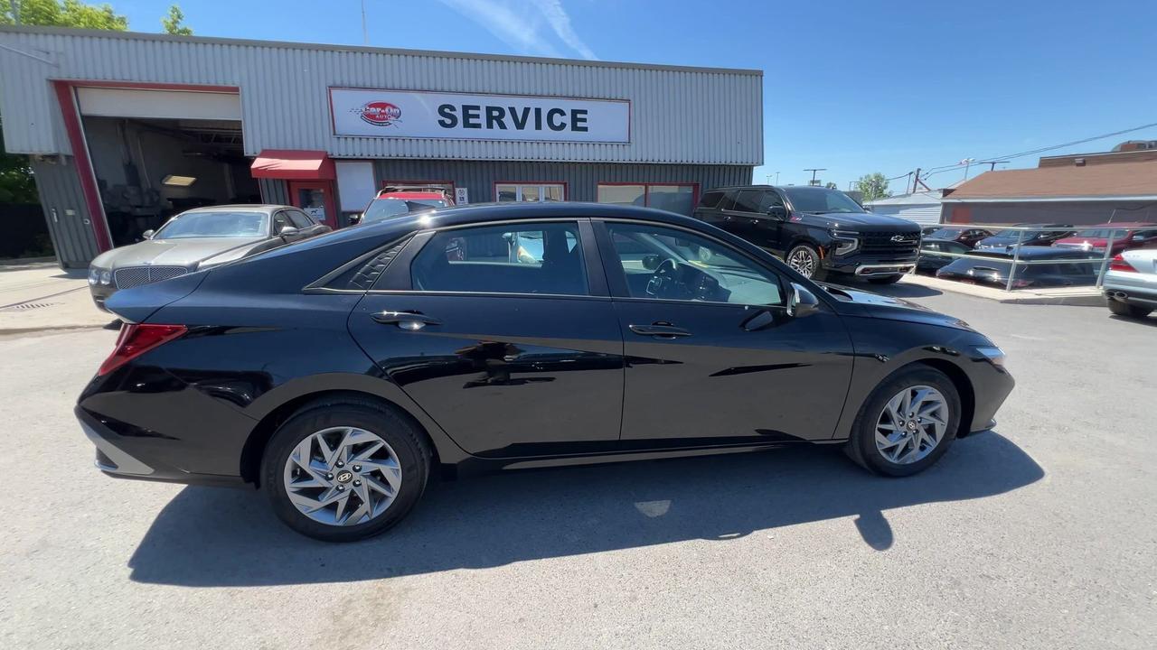 2025 Hyundai Elantra PREFERRED | HTD SEATS |CARPLAY | REMOTE START |A/C Photo