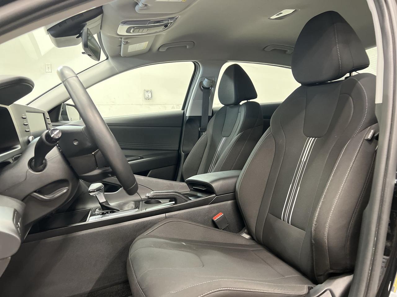 2025 Hyundai Elantra PREFERRED | HTD SEATS |CARPLAY | REMOTE START |A/C Photo