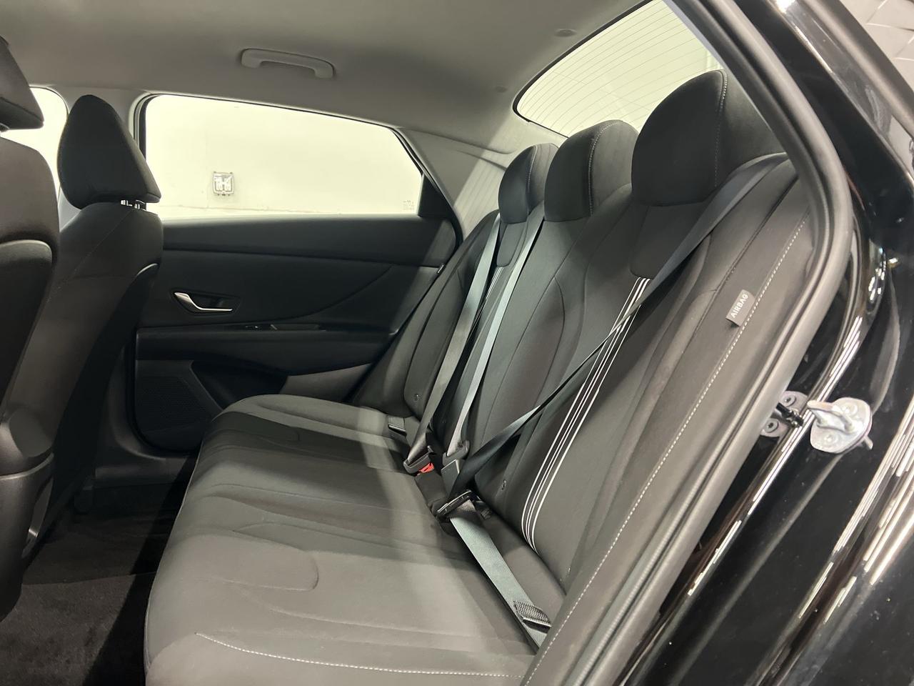 2025 Hyundai Elantra PREFERRED | HTD SEATS |CARPLAY | REMOTE START |A/C Photo