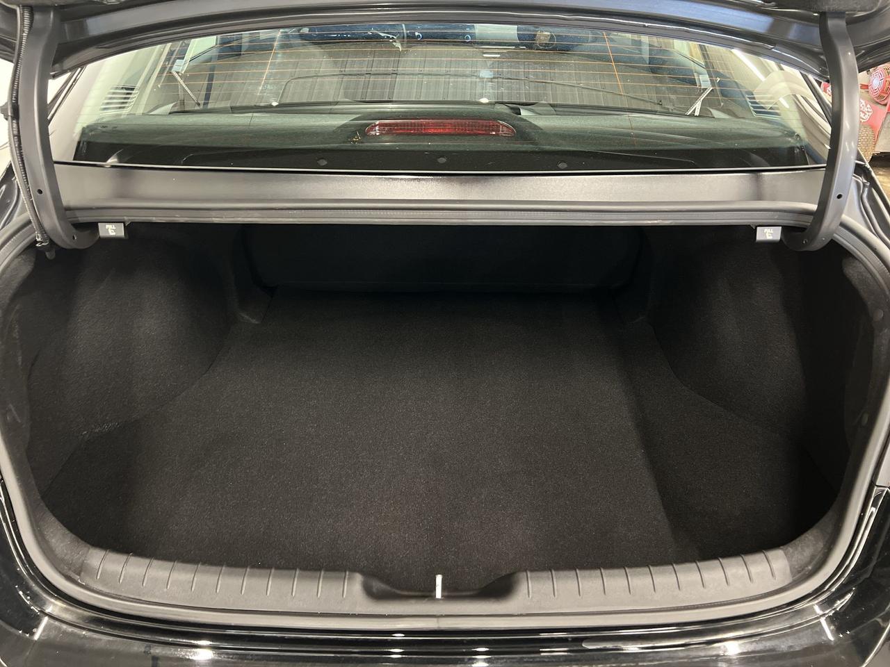 2025 Hyundai Elantra PREFERRED | HTD SEATS |CARPLAY | REMOTE START |A/C Photo