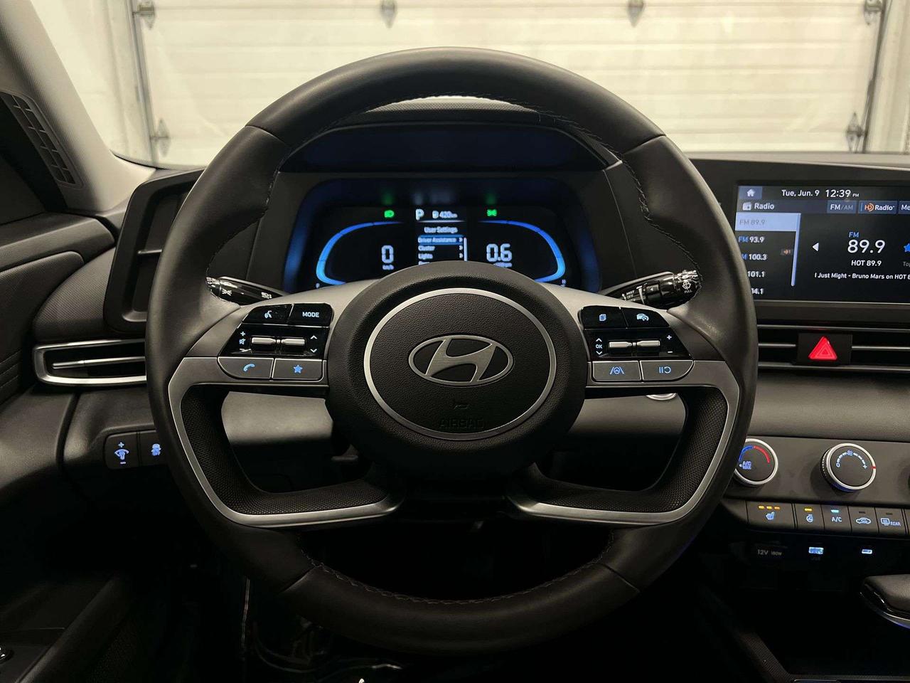 2025 Hyundai Elantra PREFERRED | HTD SEATS |CARPLAY | REMOTE START |A/C Photo