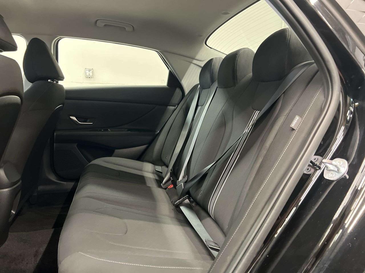 2025 Hyundai Elantra PREFERRED | HTD SEATS |CARPLAY | REMOTE START |A/C Photo