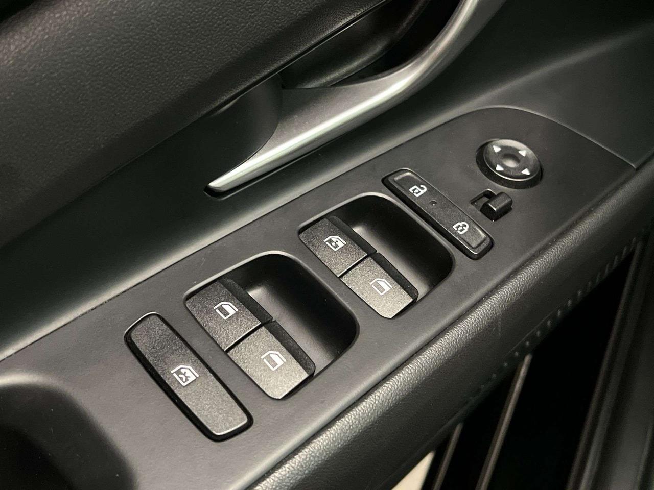 2025 Hyundai Elantra PREFERRED | HTD SEATS |CARPLAY | REMOTE START |A/C Photo
