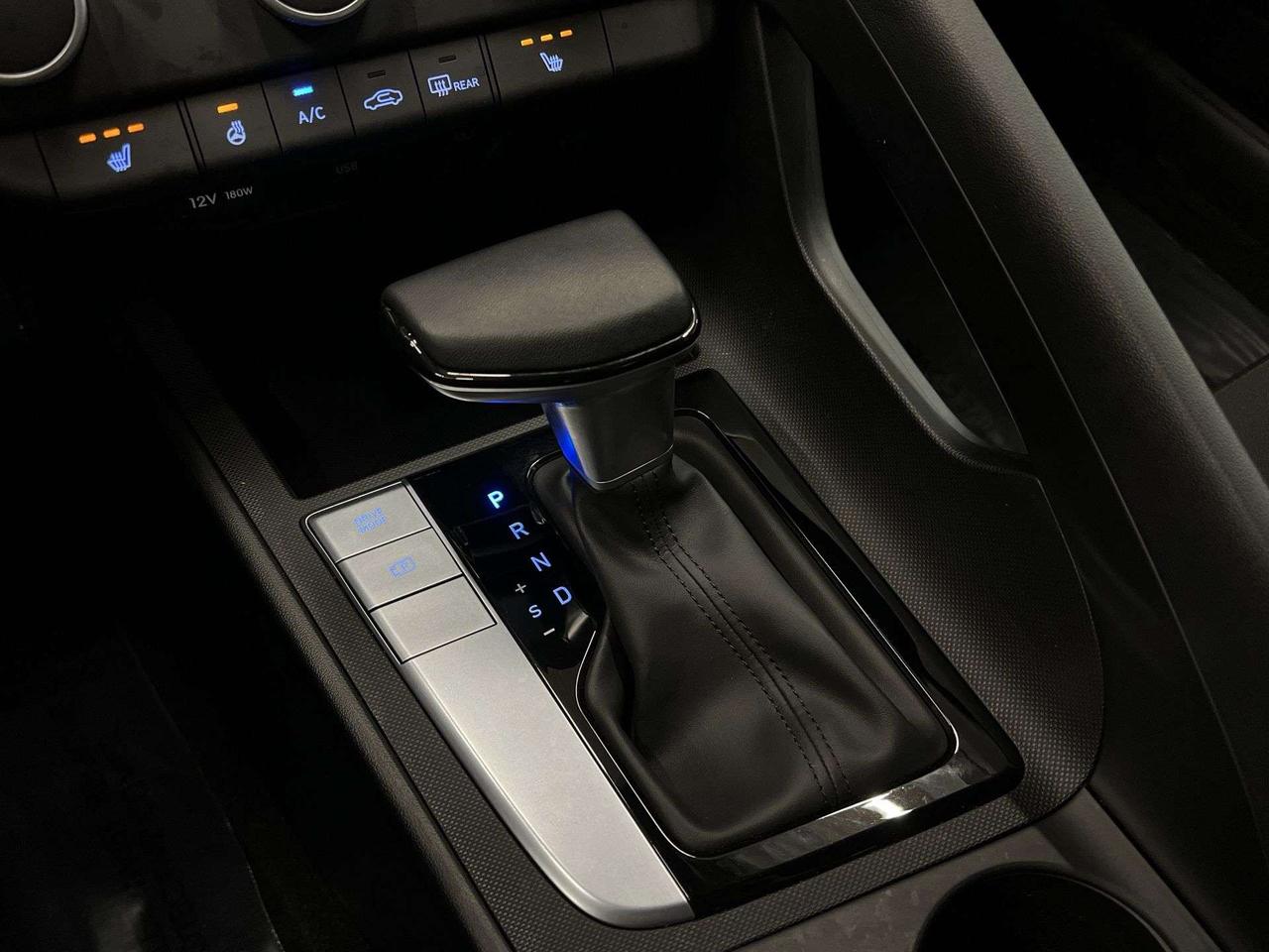 2025 Hyundai Elantra PREFERRED | HTD SEATS |CARPLAY | REMOTE START |A/C Photo
