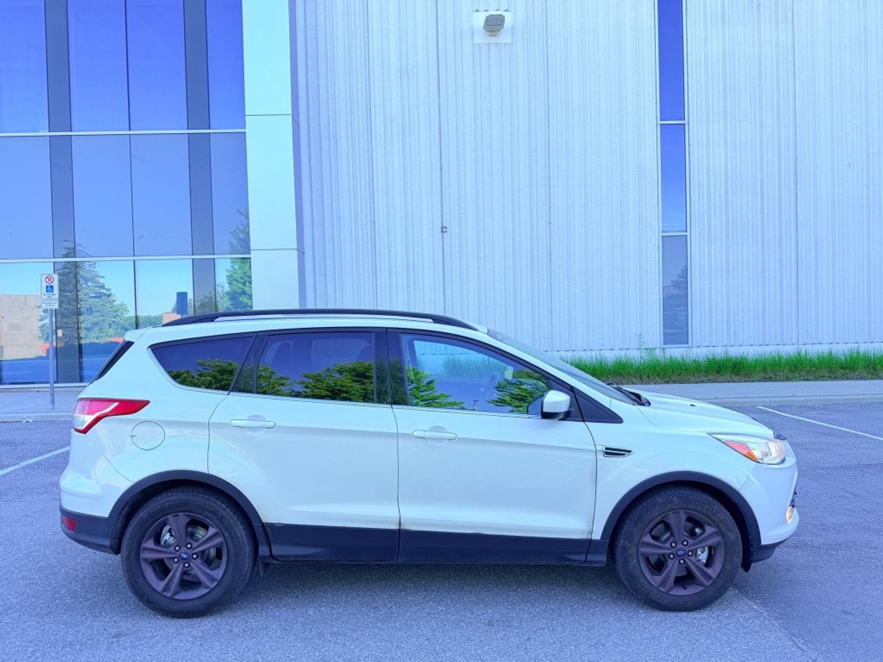 2014 Ford Escape SE 4dr Front-wheel Drive Automatic Photo