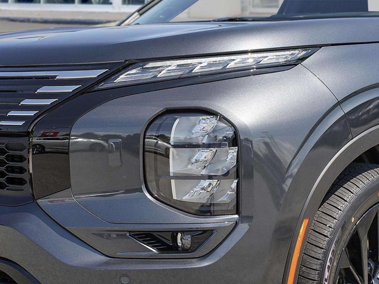 2026 Nissan Rogue Plug-In Hybrid Platinum Photo