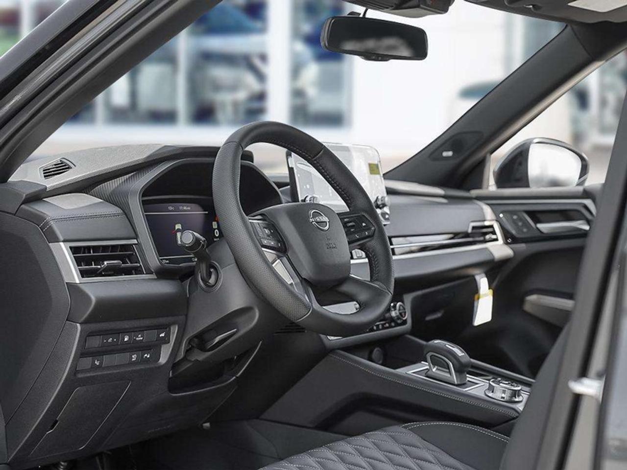 2026 Nissan Rogue Plug-In Hybrid Platinum Photo