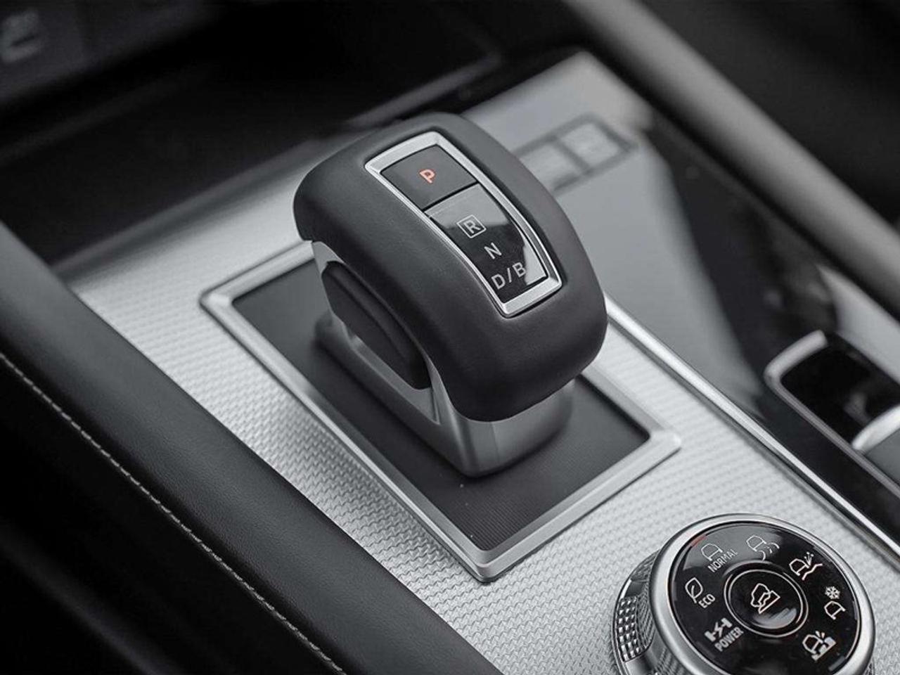 2026 Nissan Rogue Plug-In Hybrid Platinum Photo