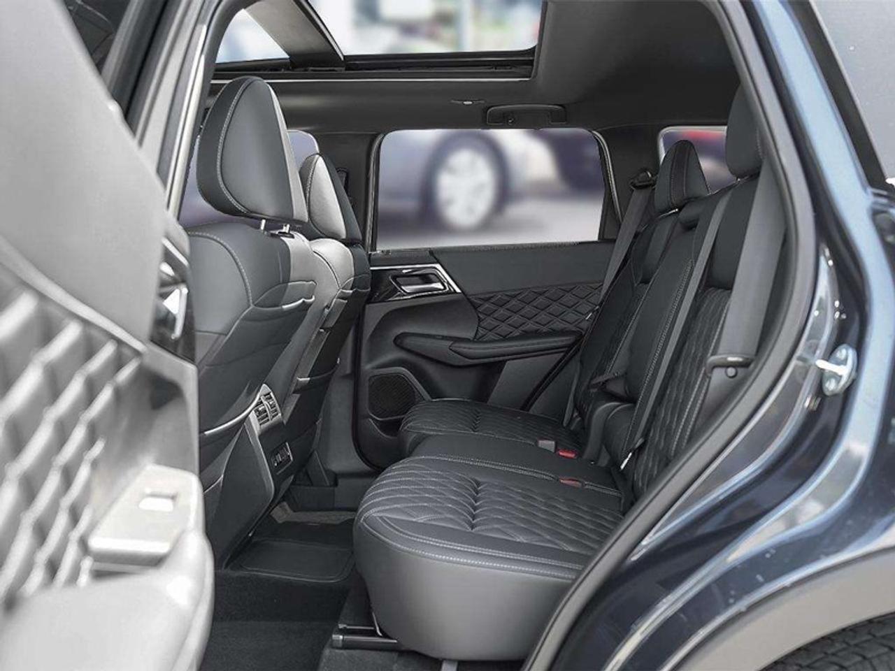 2026 Nissan Rogue Plug-In Hybrid Platinum Photo