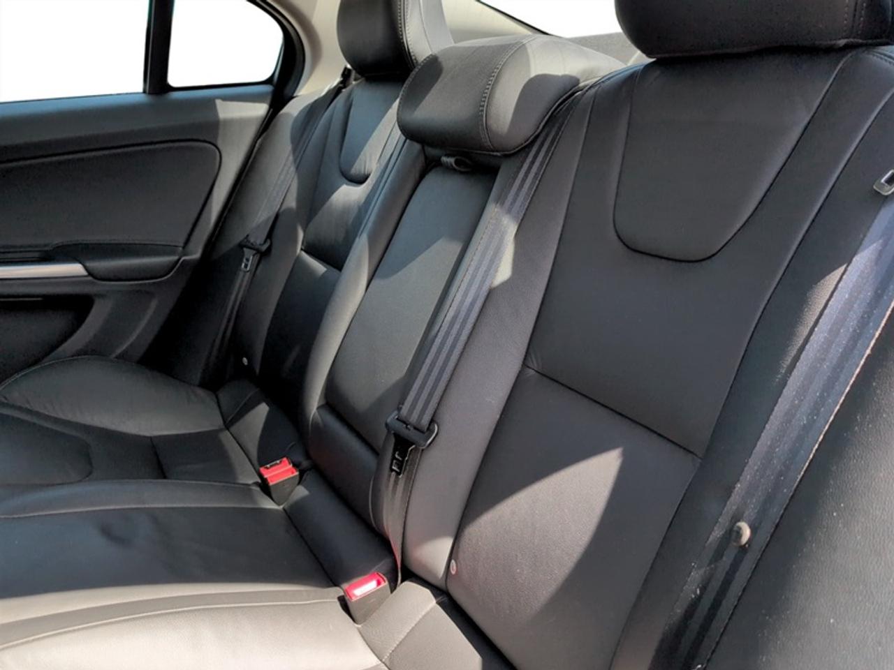 2013 Volvo S60 T6  *CLEAN CARFAX - 16 SERVICE RECORDS* Photo