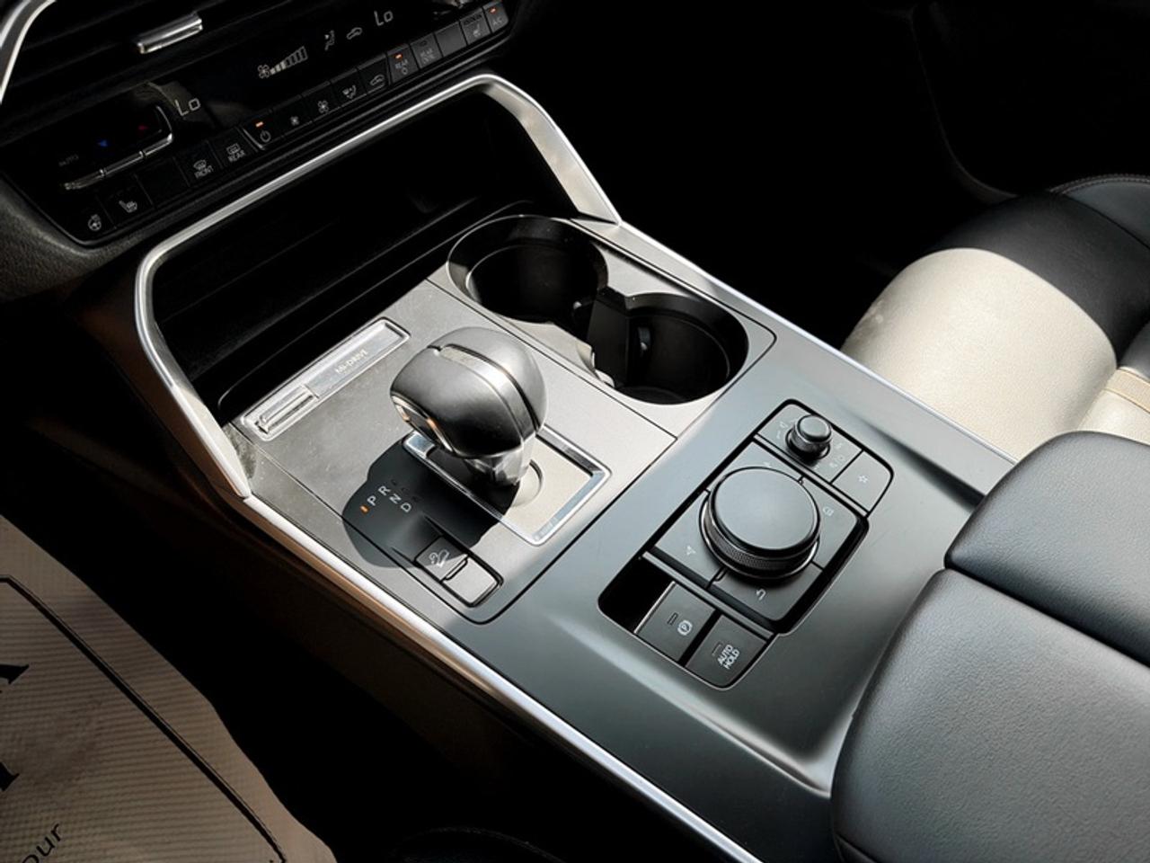 2024 Mazda CX-90 MHEV GS-L  **7 PASSENGER** Photo