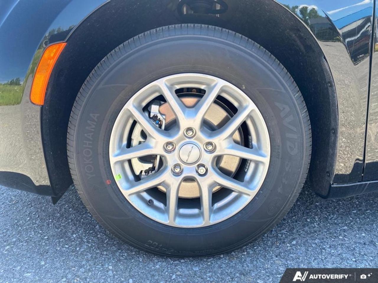 2027 Dodge Grand Caravan SXT Photo