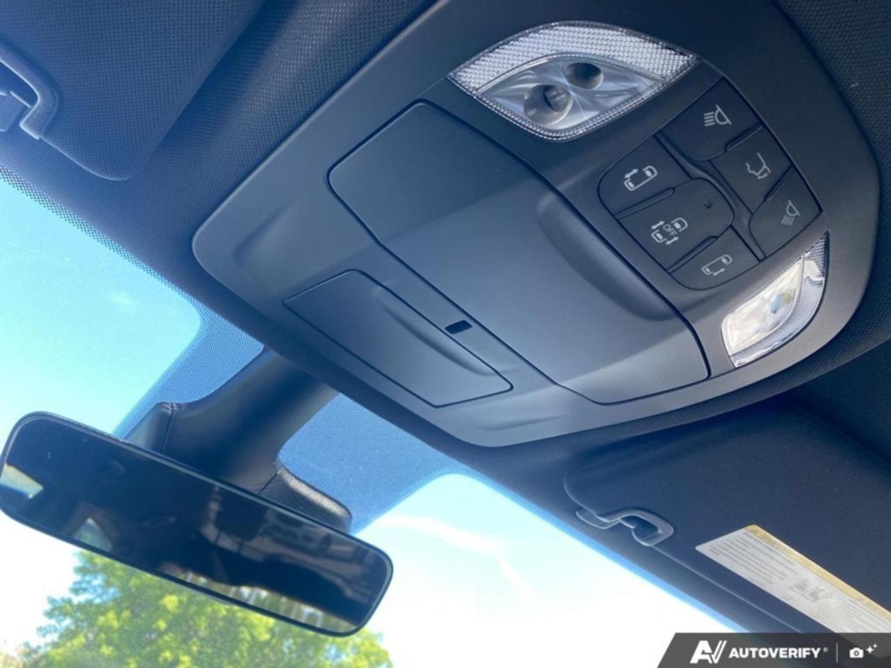 2027 Dodge Grand Caravan SXT Photo