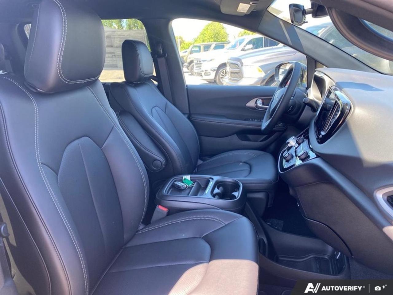2027 Dodge Grand Caravan SXT Photo