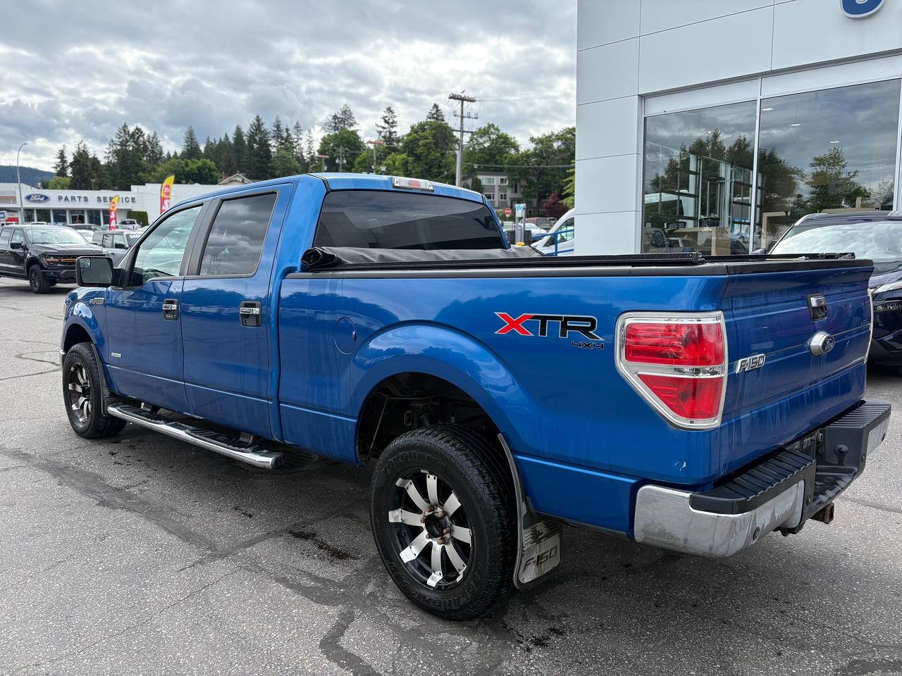 2014 Ford F-150 XLT Photo2