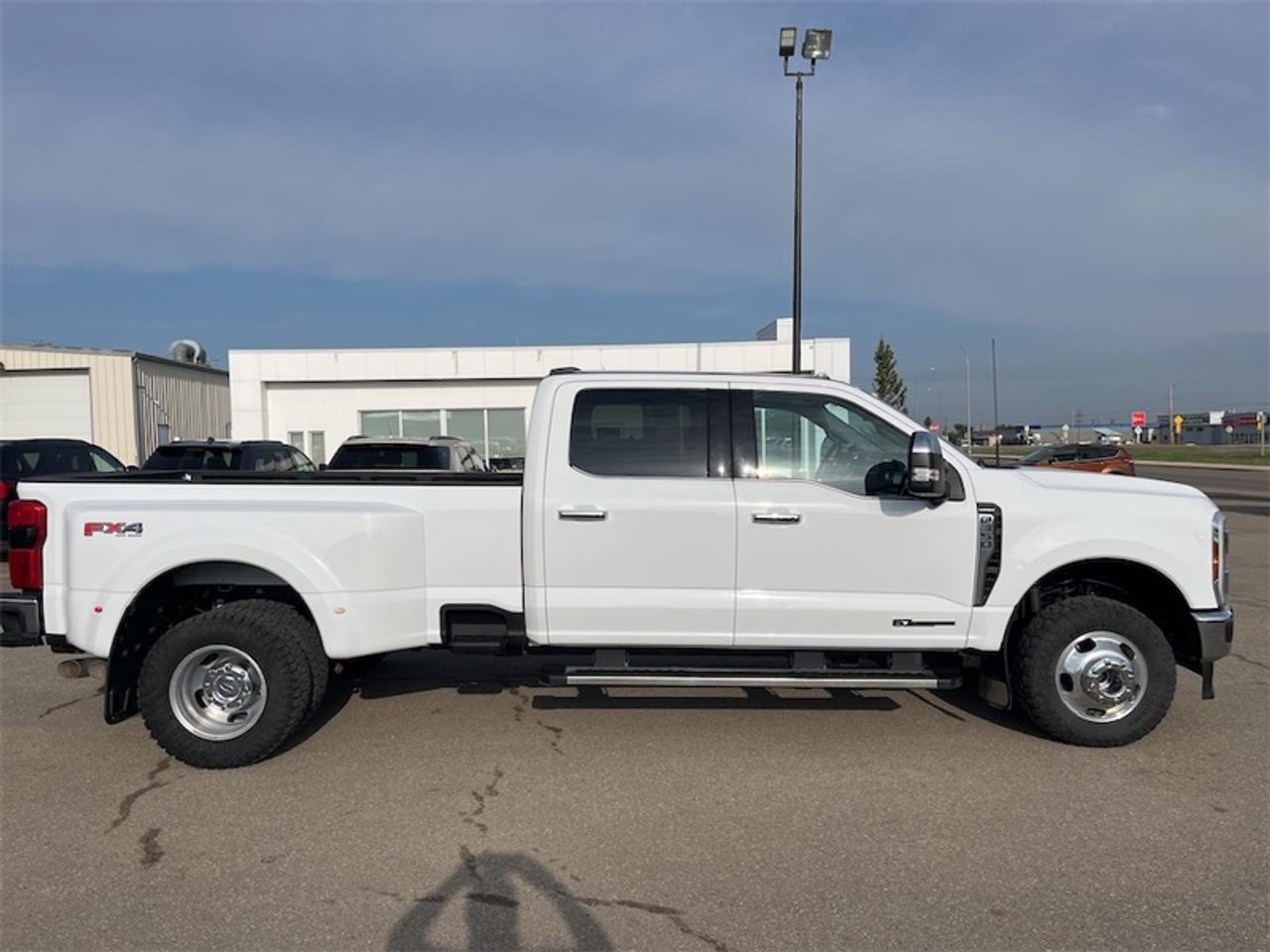2024 Ford F-350 Super Duty Photo1