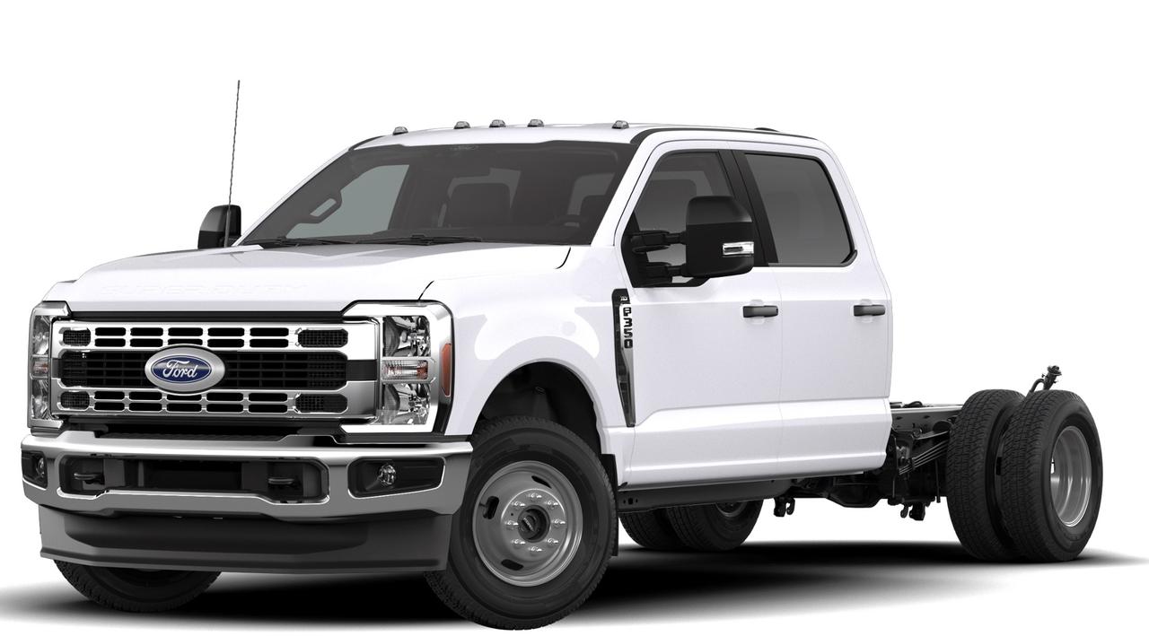 2026 Ford Chassis Cab F-350® XLT Photo0