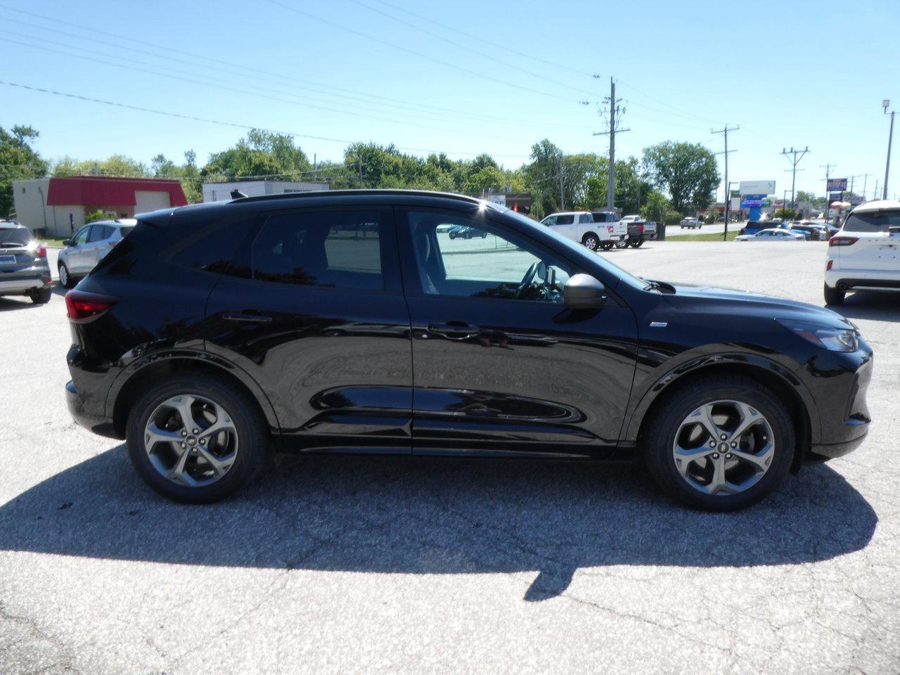2024 Ford Escape ST-Line | Heated Seats | Backup Cam | Heated Steering Wheel | Photo