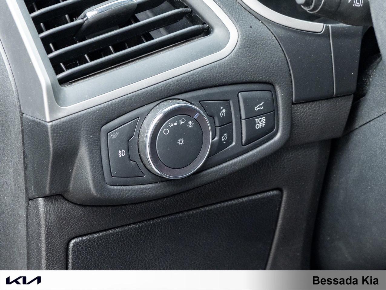 2019 Ford Edge SEL Photo