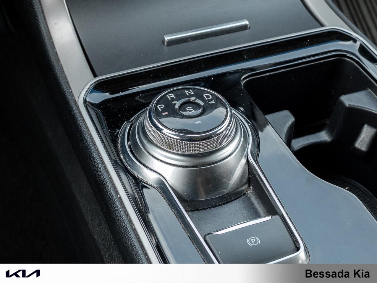 2019 Ford Edge SEL Photo