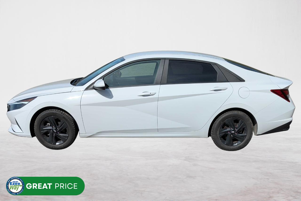 2022 Hyundai Elantra Preferred Photo
