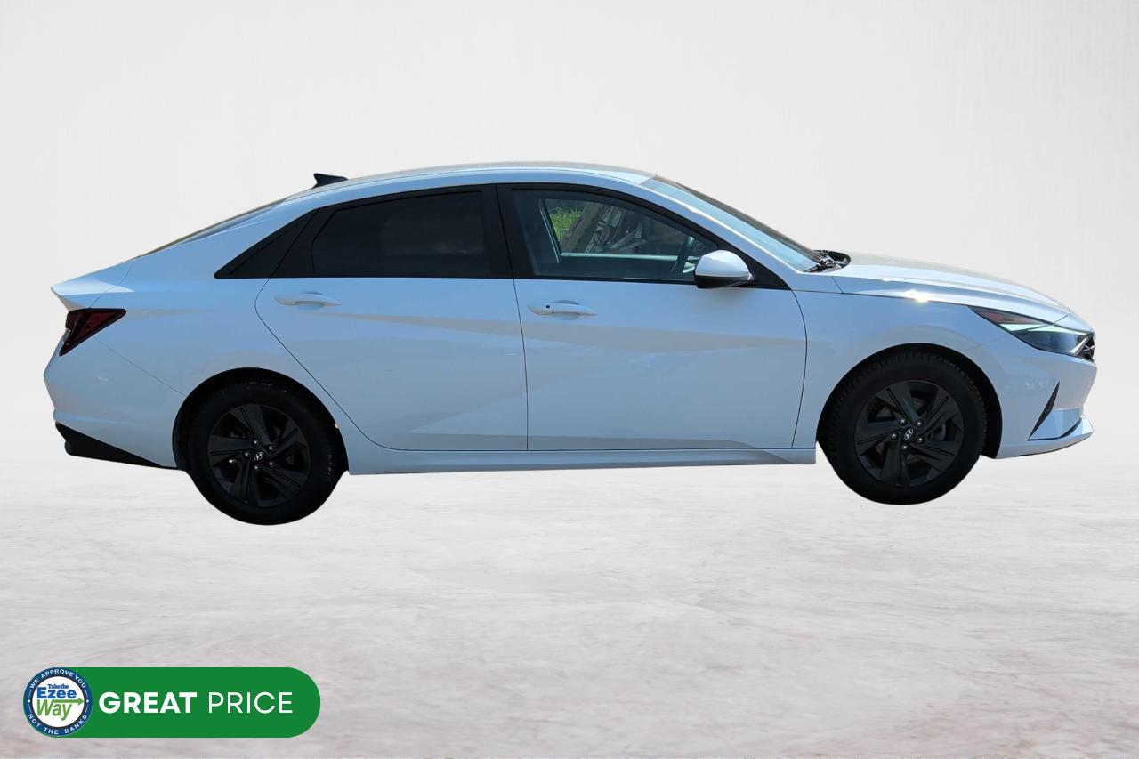 2022 Hyundai Elantra Preferred Photo