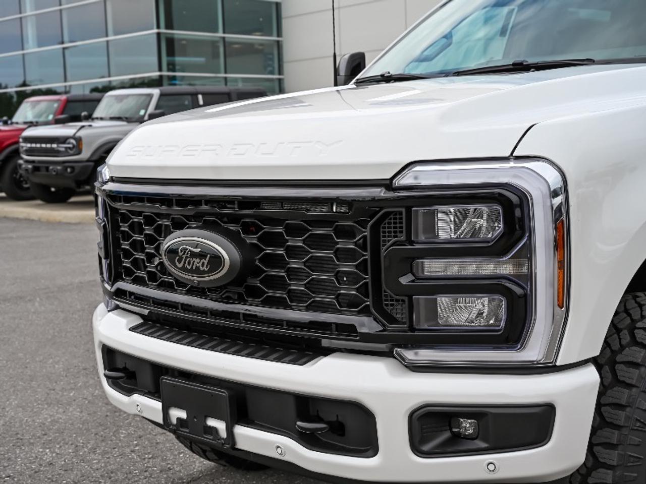 2026 Ford F-350 Super Duty SRW Lariat Photo