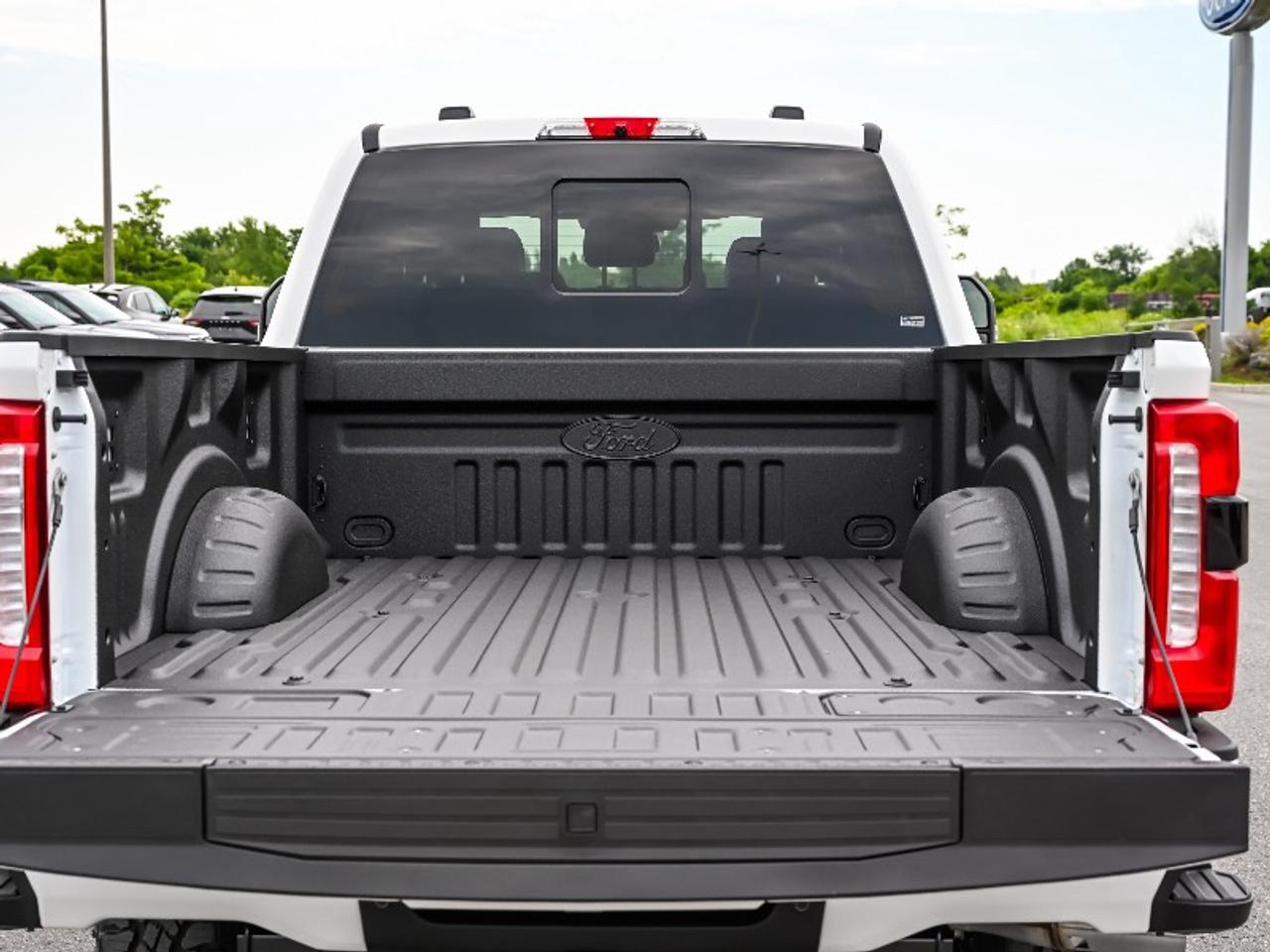 2026 Ford F-350 Super Duty SRW Lariat Photo