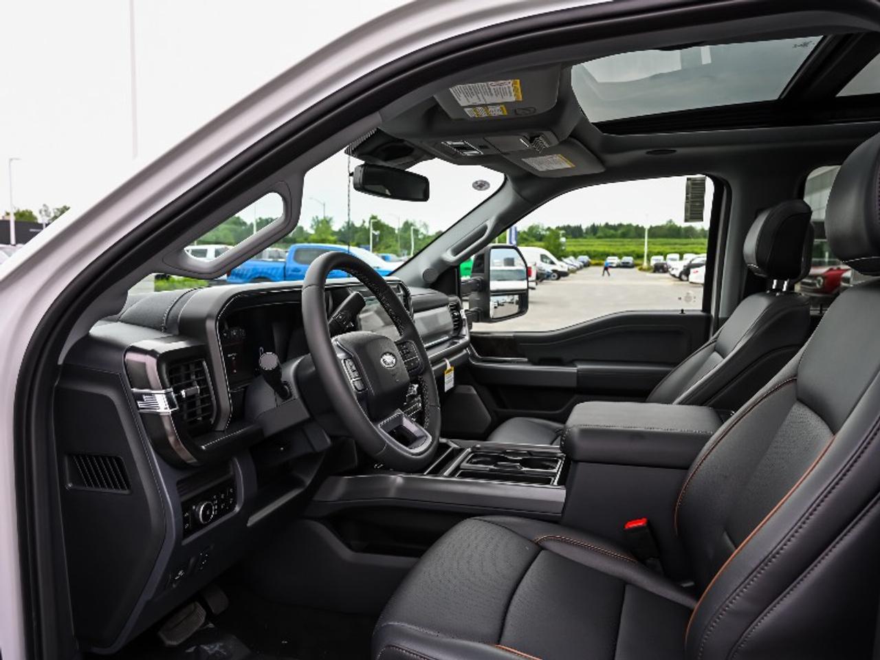 2026 Ford F-350 Super Duty SRW Lariat Photo