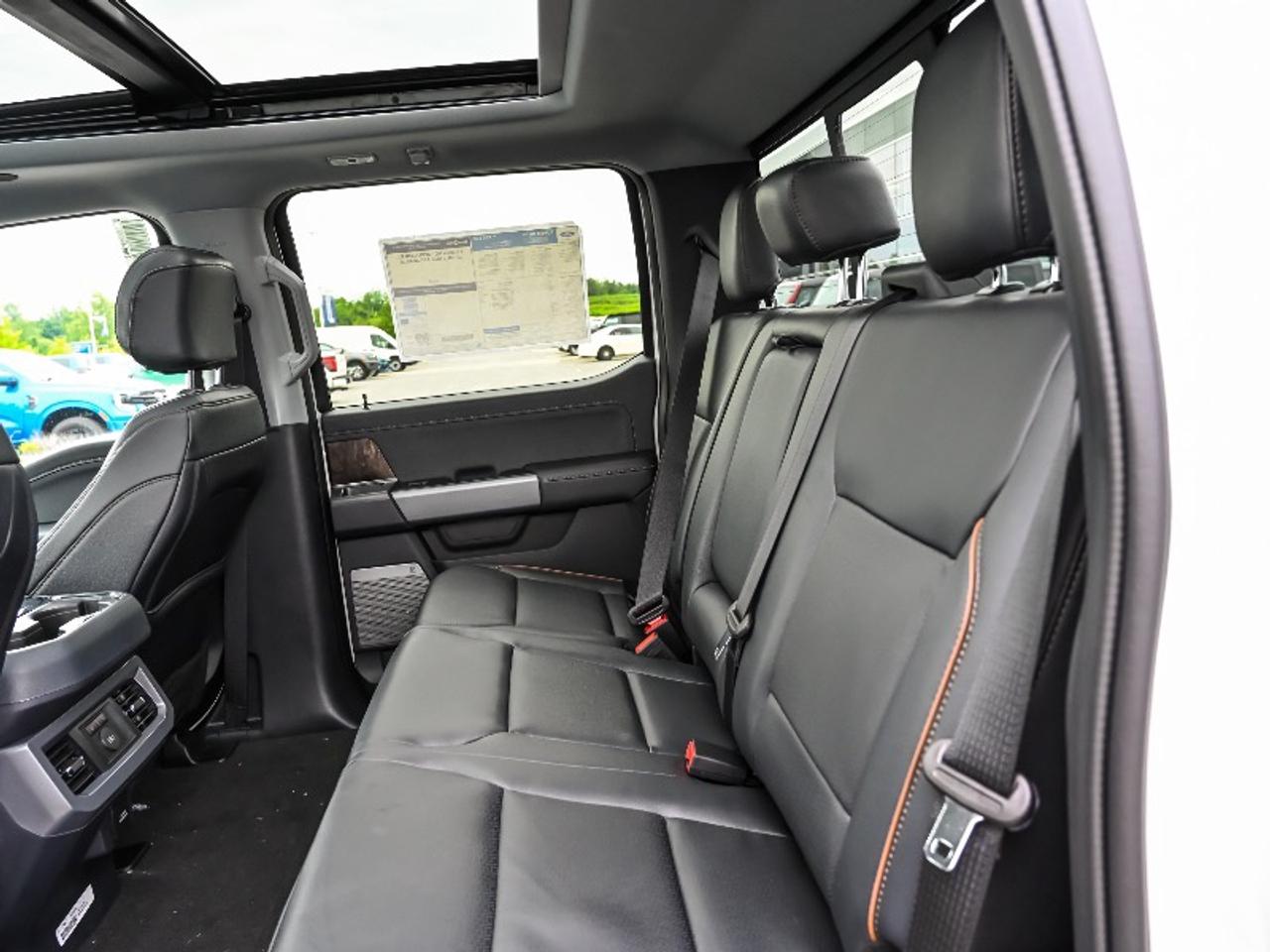2026 Ford F-350 Super Duty SRW Lariat Photo