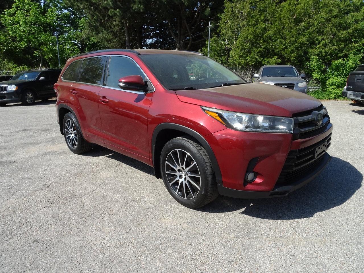2018 Toyota Highlander SE Photo