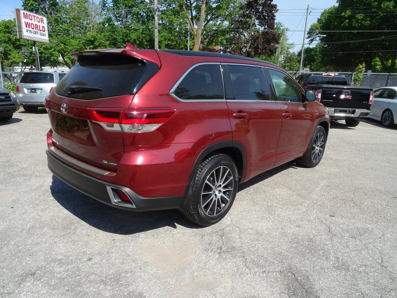 2018 Toyota Highlander SE Photo