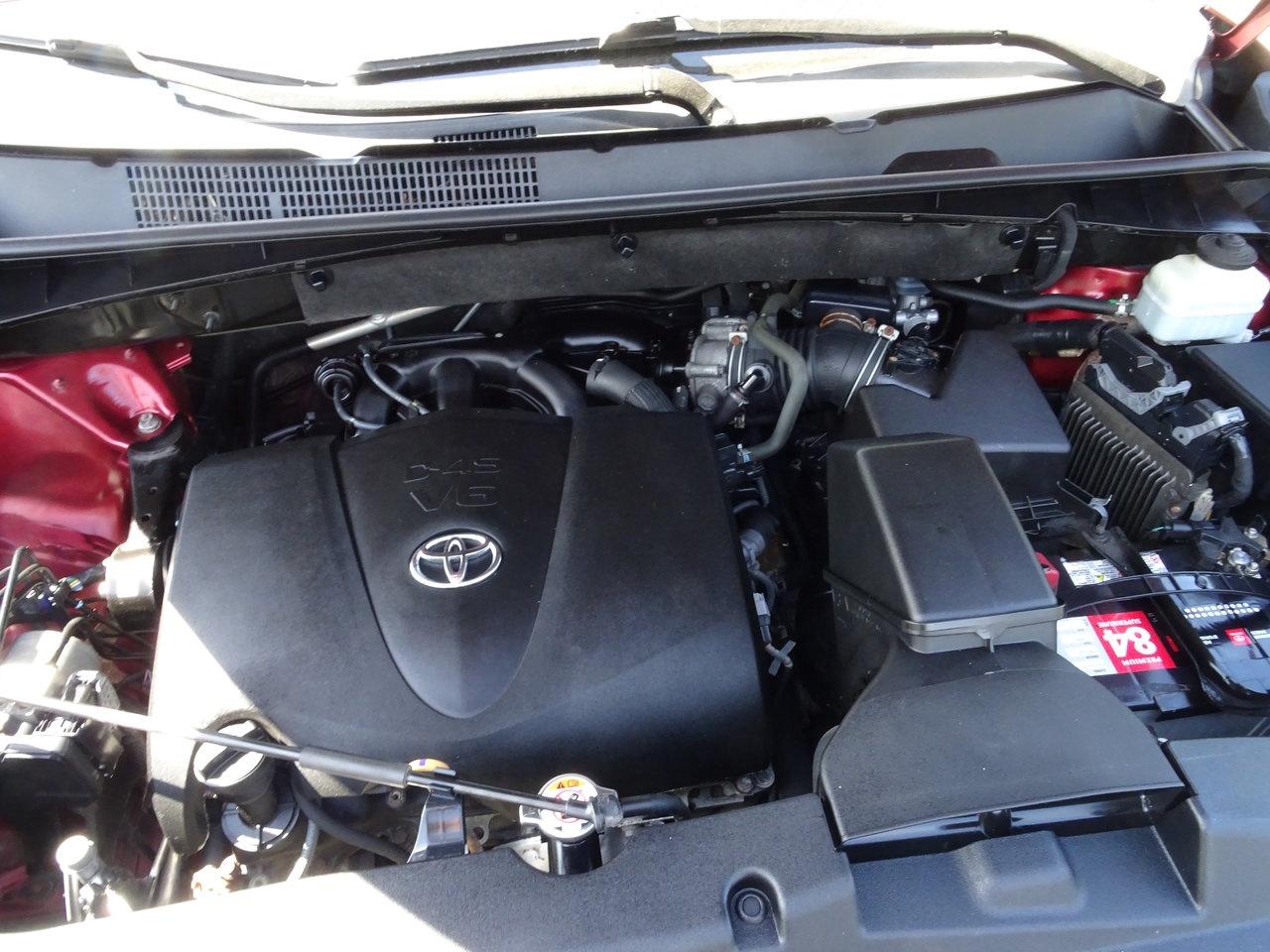 2018 Toyota Highlander SE Photo